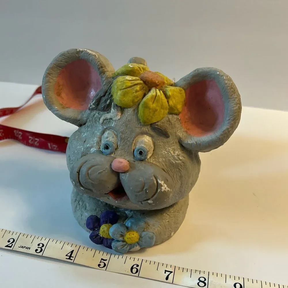 Old  Mouse - Picture 7 of 12